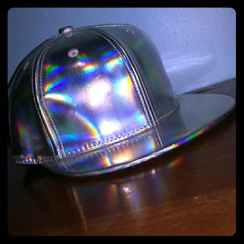 HOLOGRAPHIC SNAPBACK!